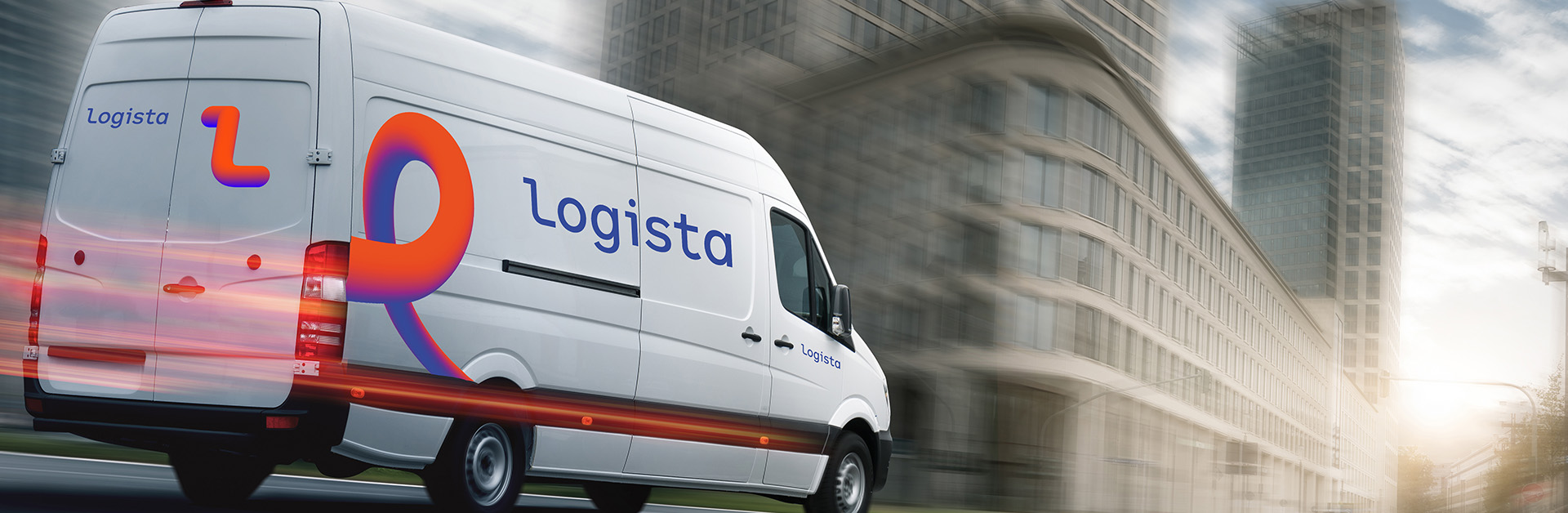 Furgoneta de Logista en movimiento